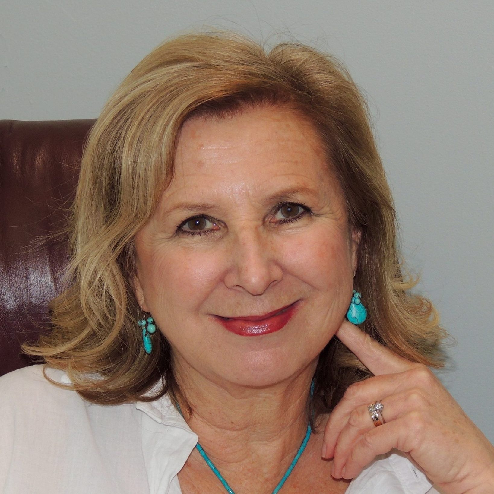 luisa-headshot luisa-headshot